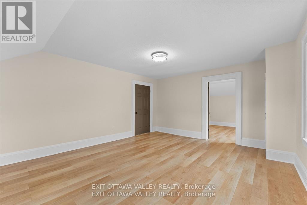 164 MAPLE AVENUE - 20