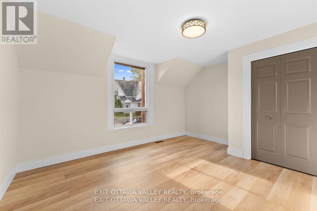 164 MAPLE AVENUE - 23