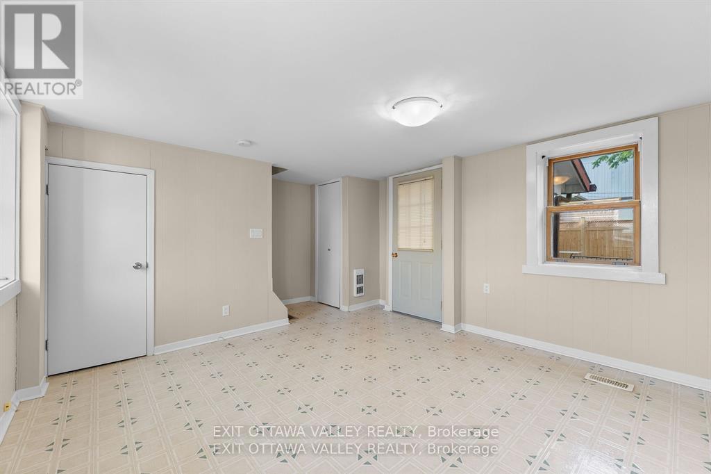 164 MAPLE AVENUE - 29