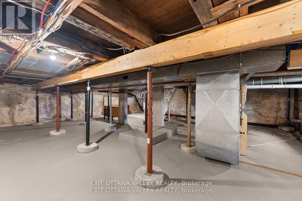 164 MAPLE AVENUE - 34