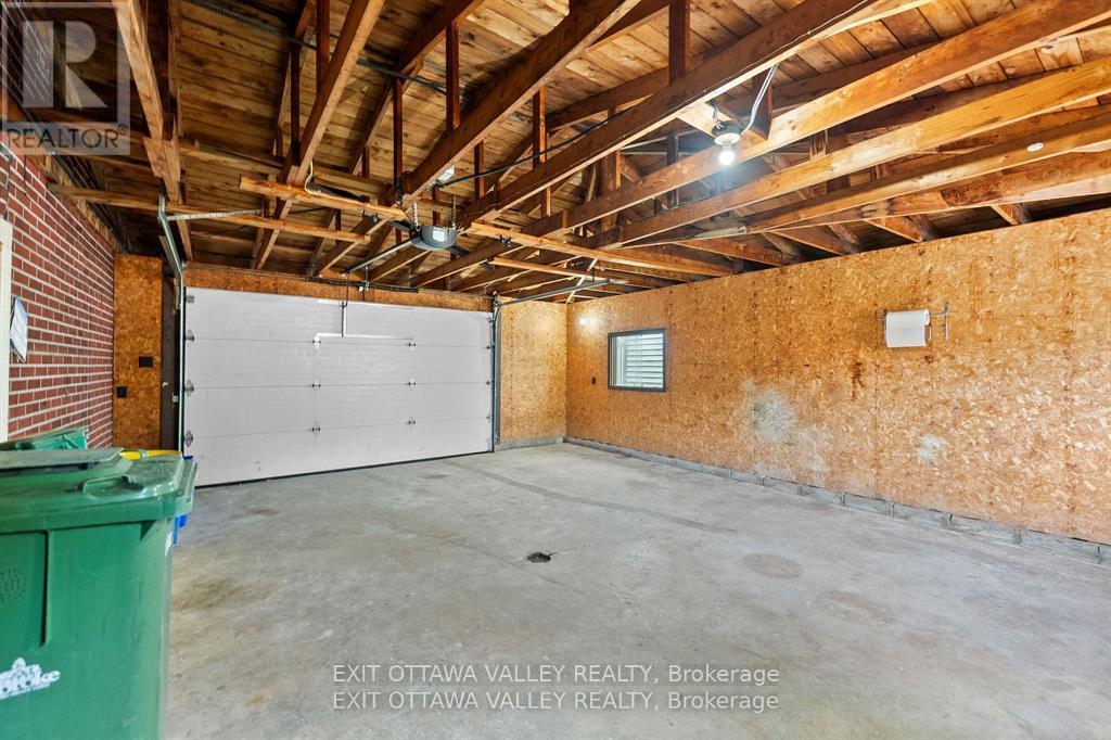 164 MAPLE AVENUE - 36