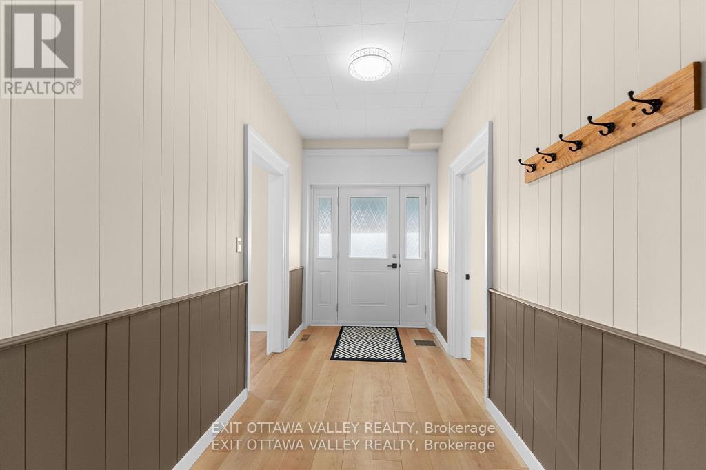 164 MAPLE AVENUE - 4