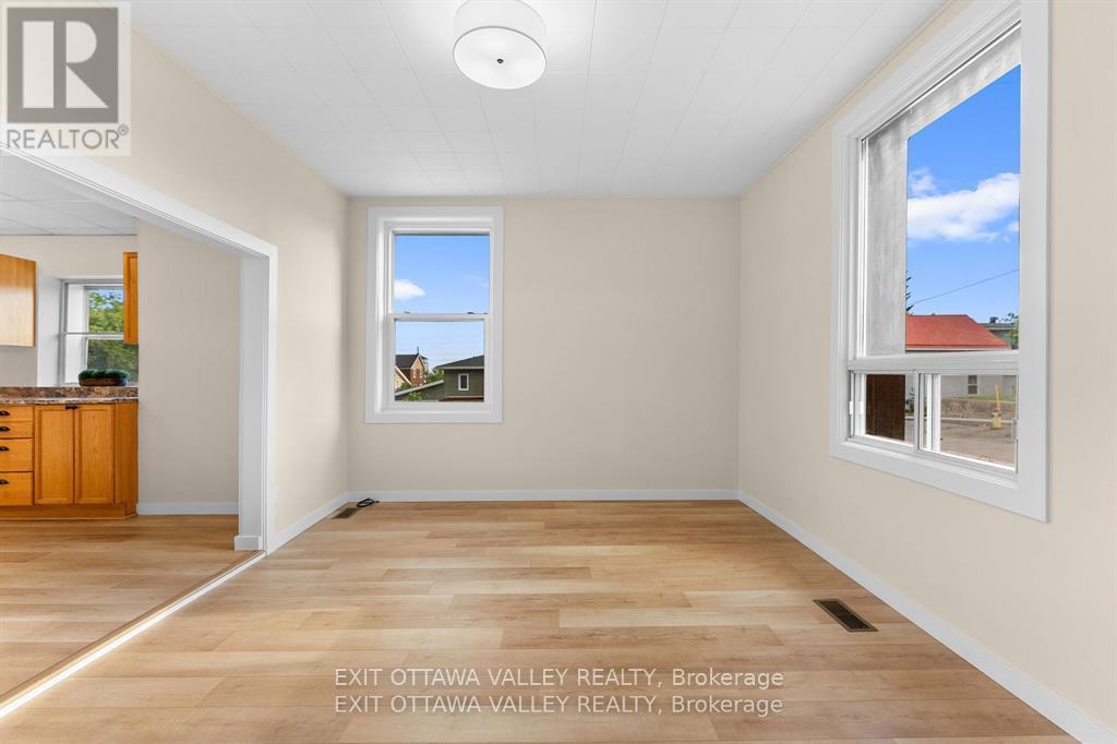 164 MAPLE AVENUE - 8