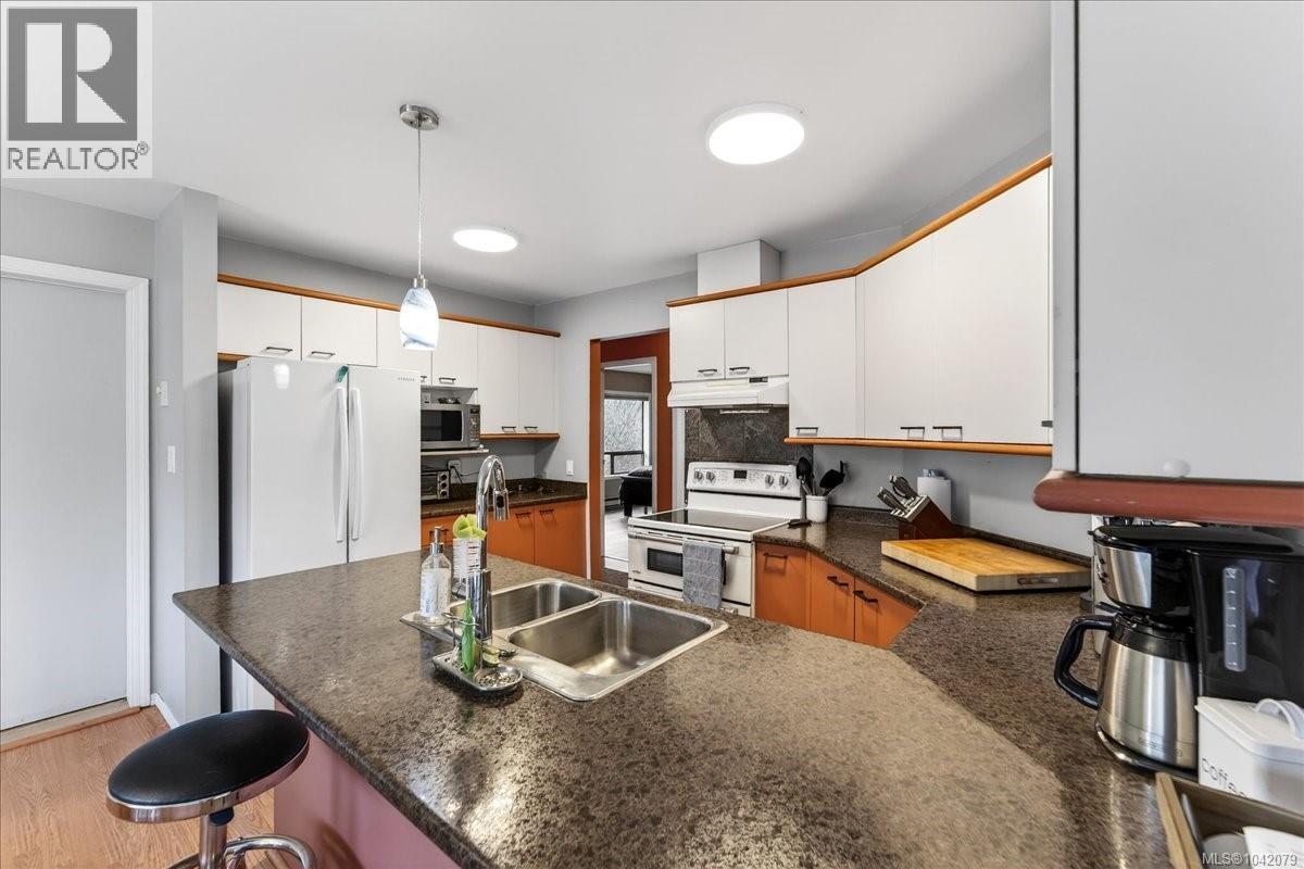 #9 639 Kildew Rd - 10