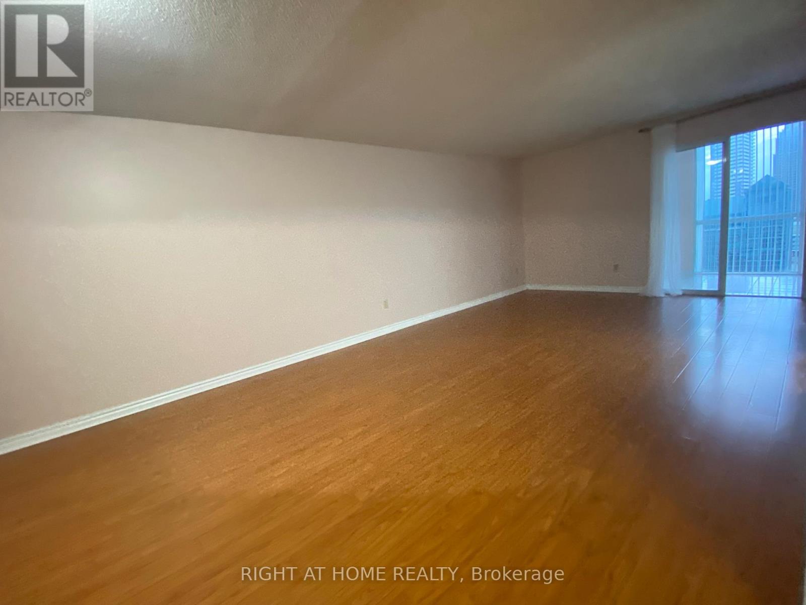 #1807 350 WEBB DRIVE - 25