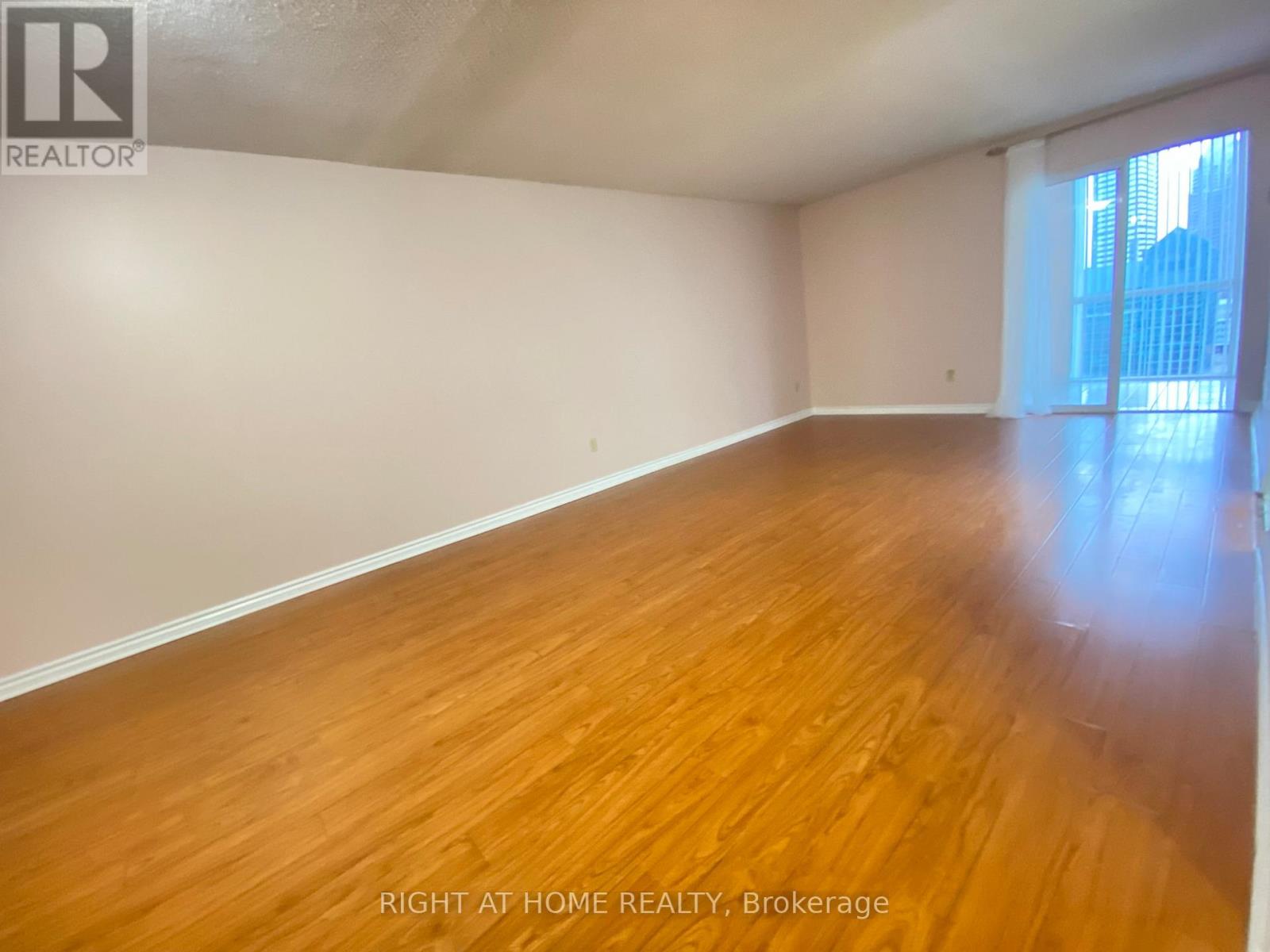 #1807 350 WEBB DRIVE - 26