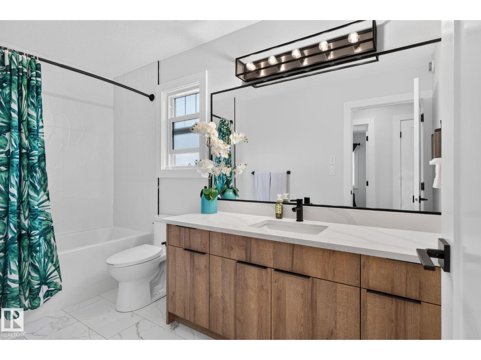 147 HENDERSON LI — photo 32