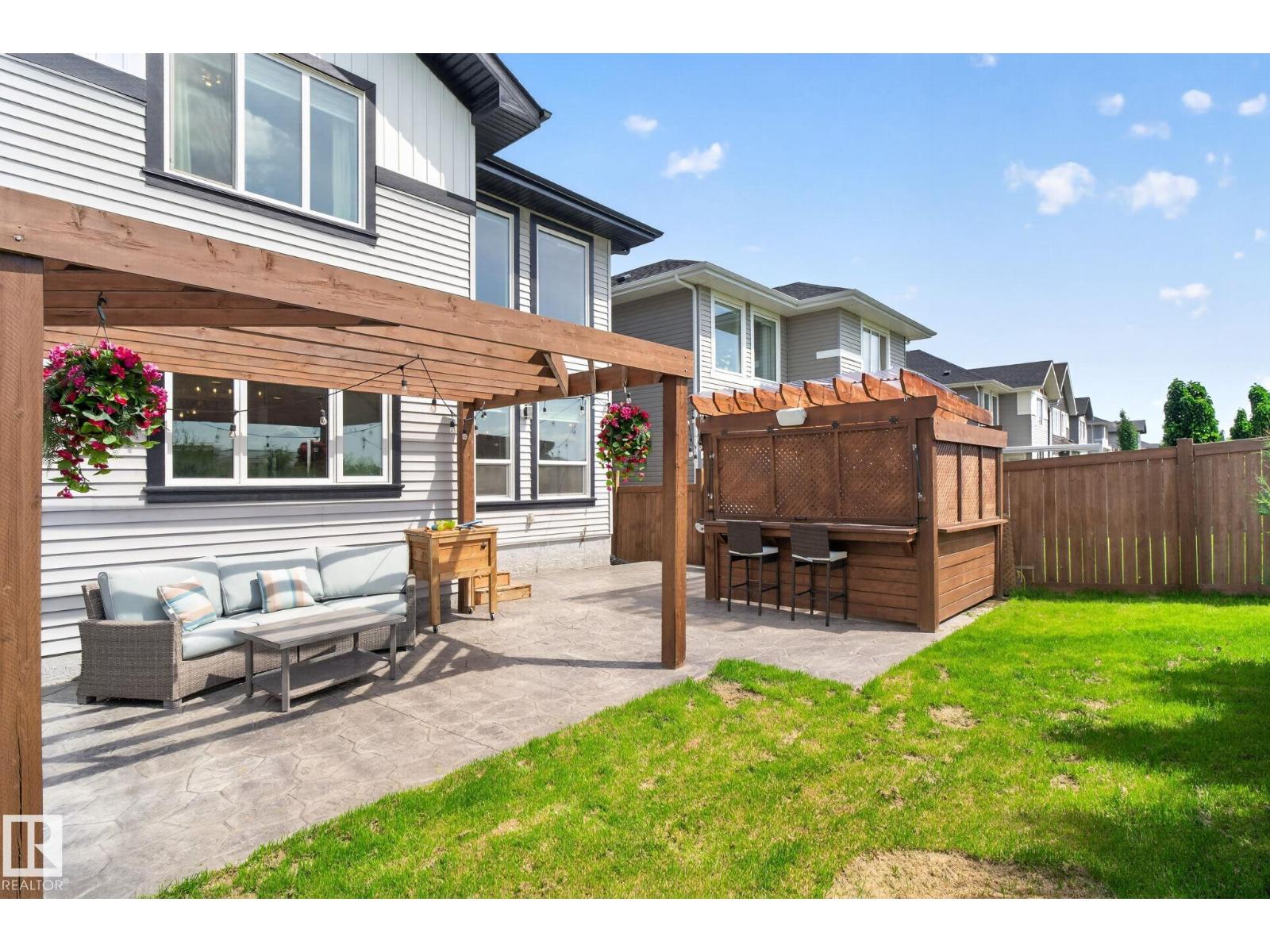 147 HENDERSON LI — photo 41