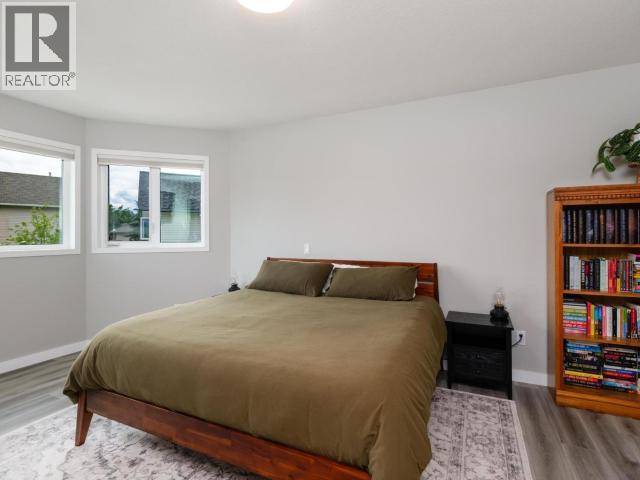 6 CARNELIAN COURT - 17