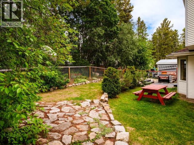 6 CARNELIAN COURT - 25