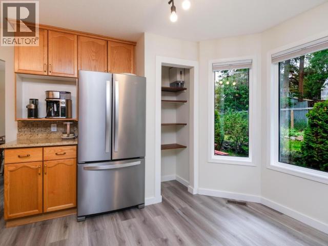 6 CARNELIAN COURT - 6