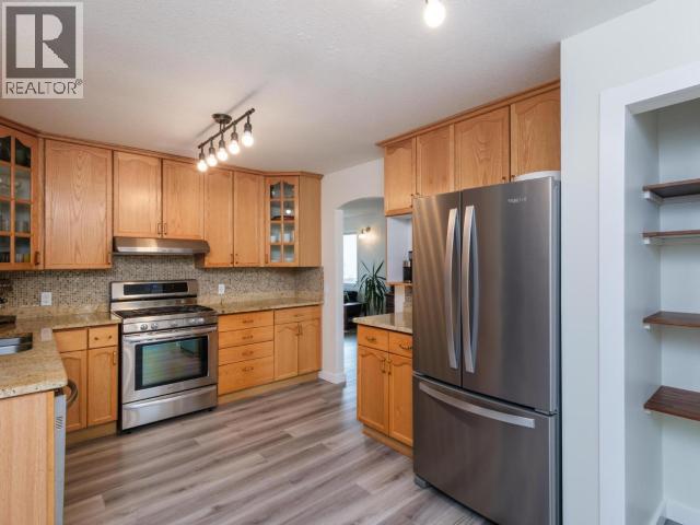 6 CARNELIAN COURT - 7