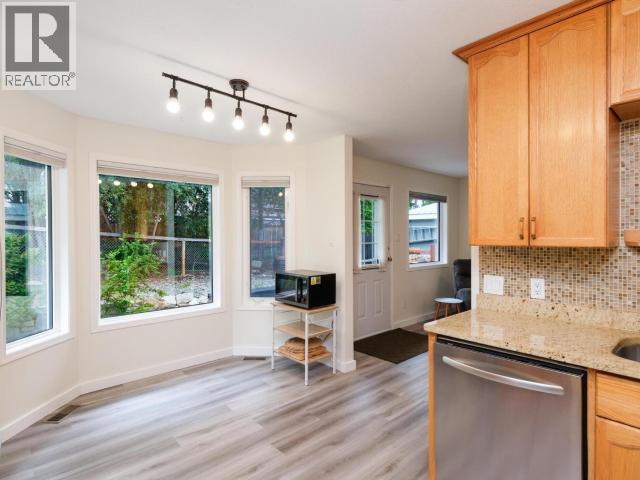 6 CARNELIAN COURT - 9