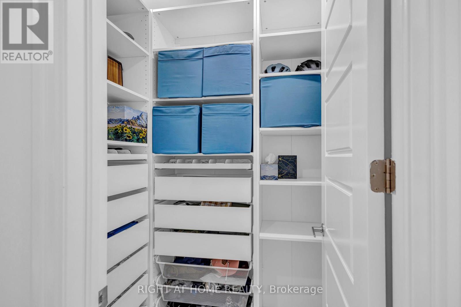 866 MAGNOLIA TERRACE - 23