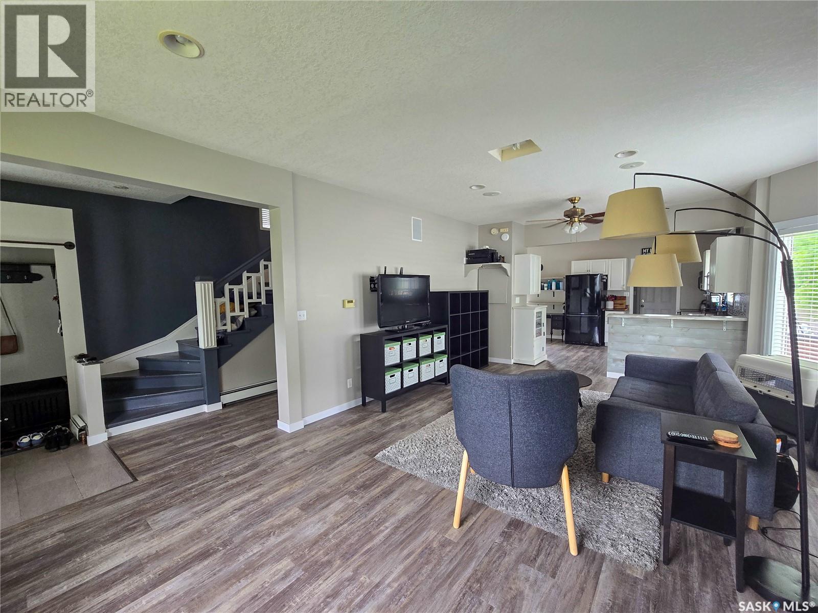 134 9th AVENUE W - 10