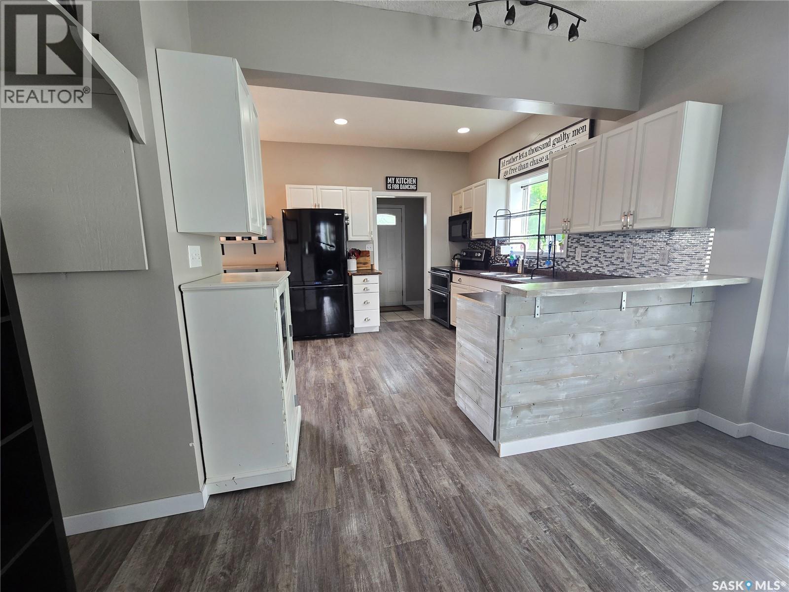 134 9th AVENUE W - 13