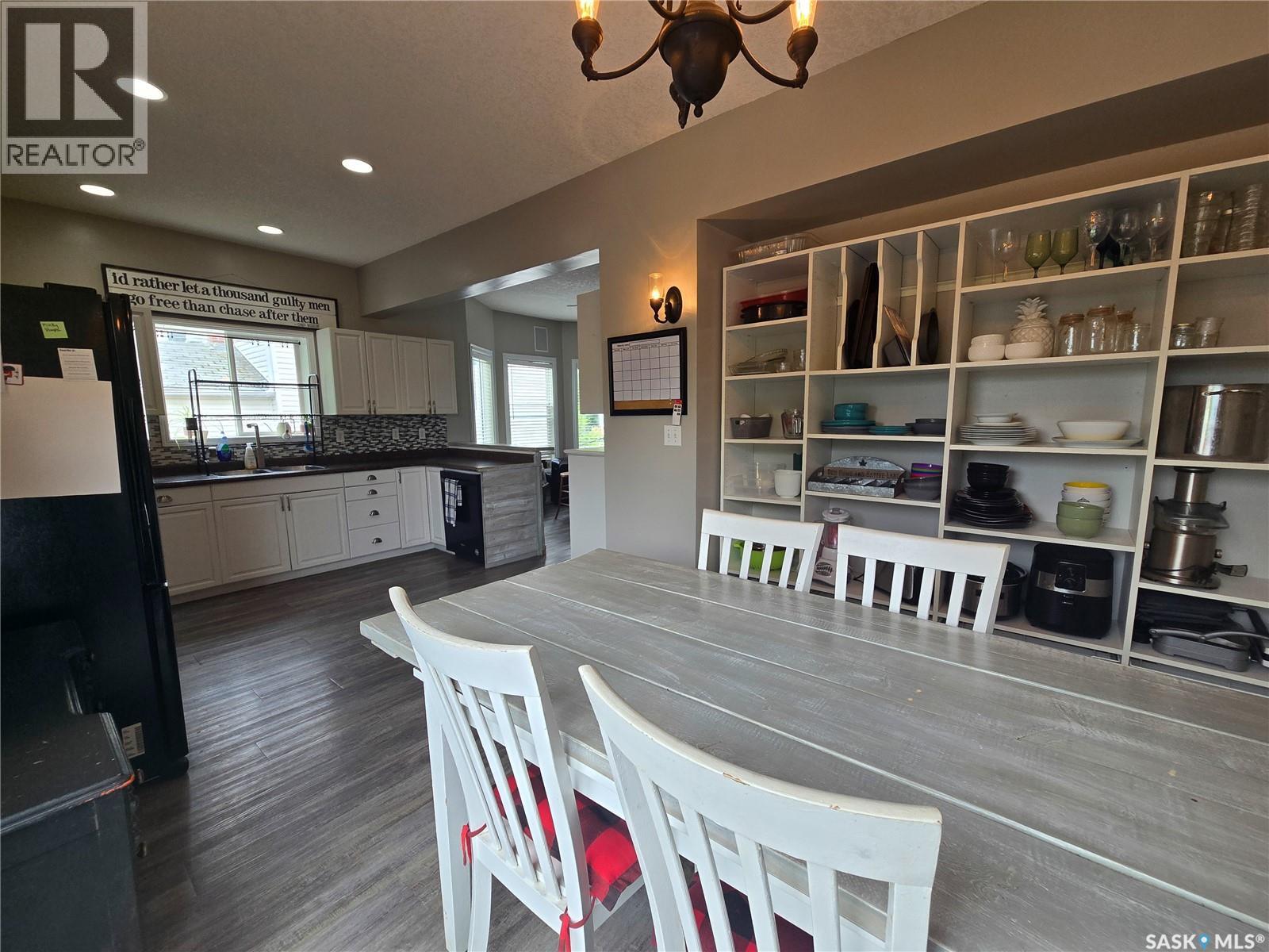 134 9th AVENUE W - 17