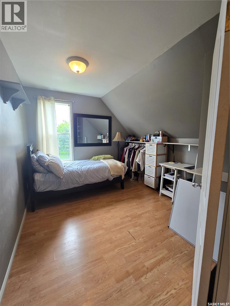 134 9th AVENUE W - 24