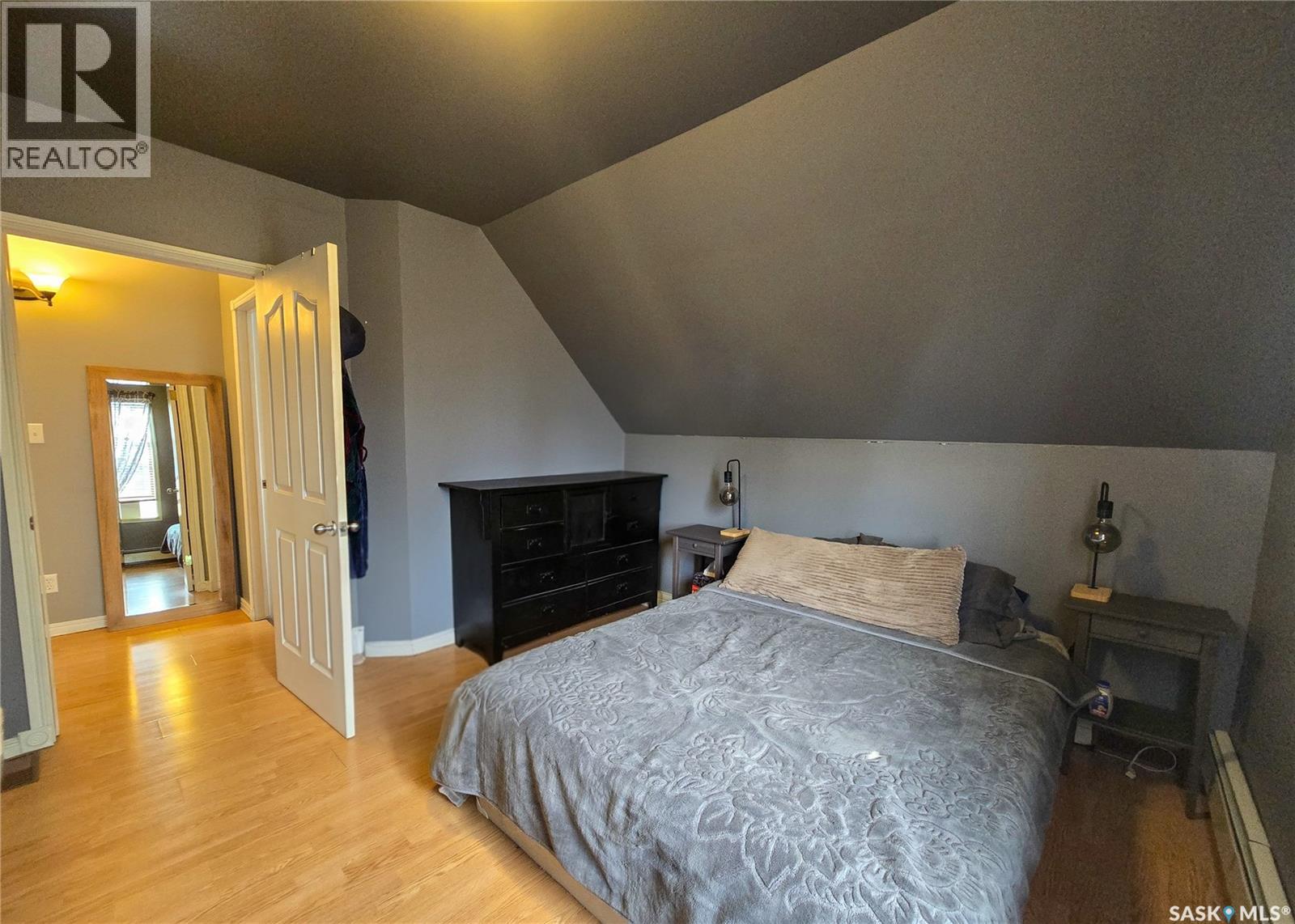 134 9th AVENUE W - 27