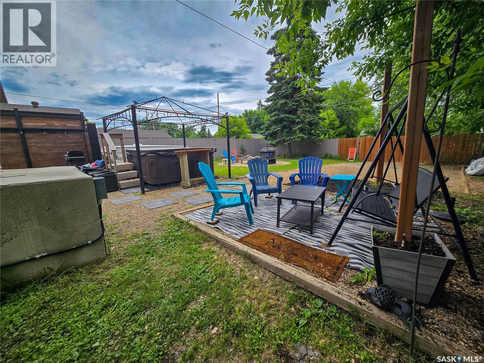 134 9th AVENUE W - 53
