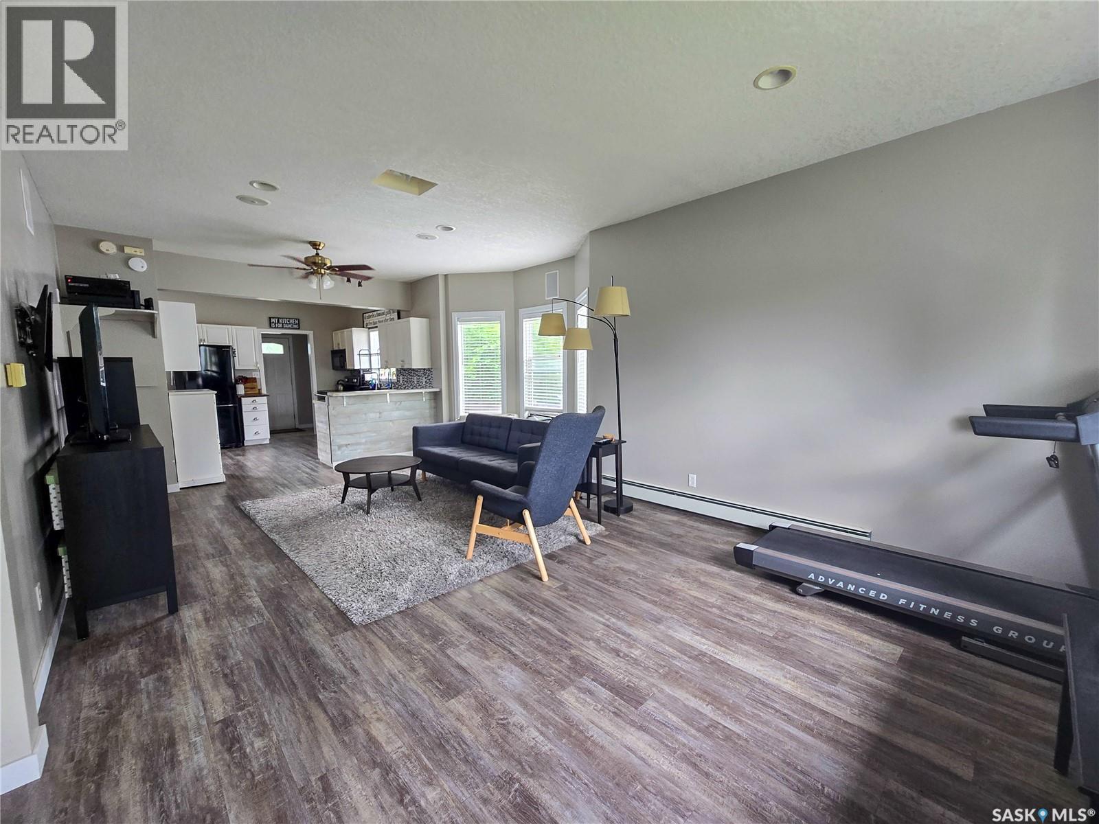 134 9th AVENUE W - 8