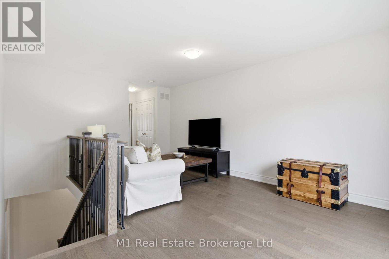140 HARPIN WAY E - 25