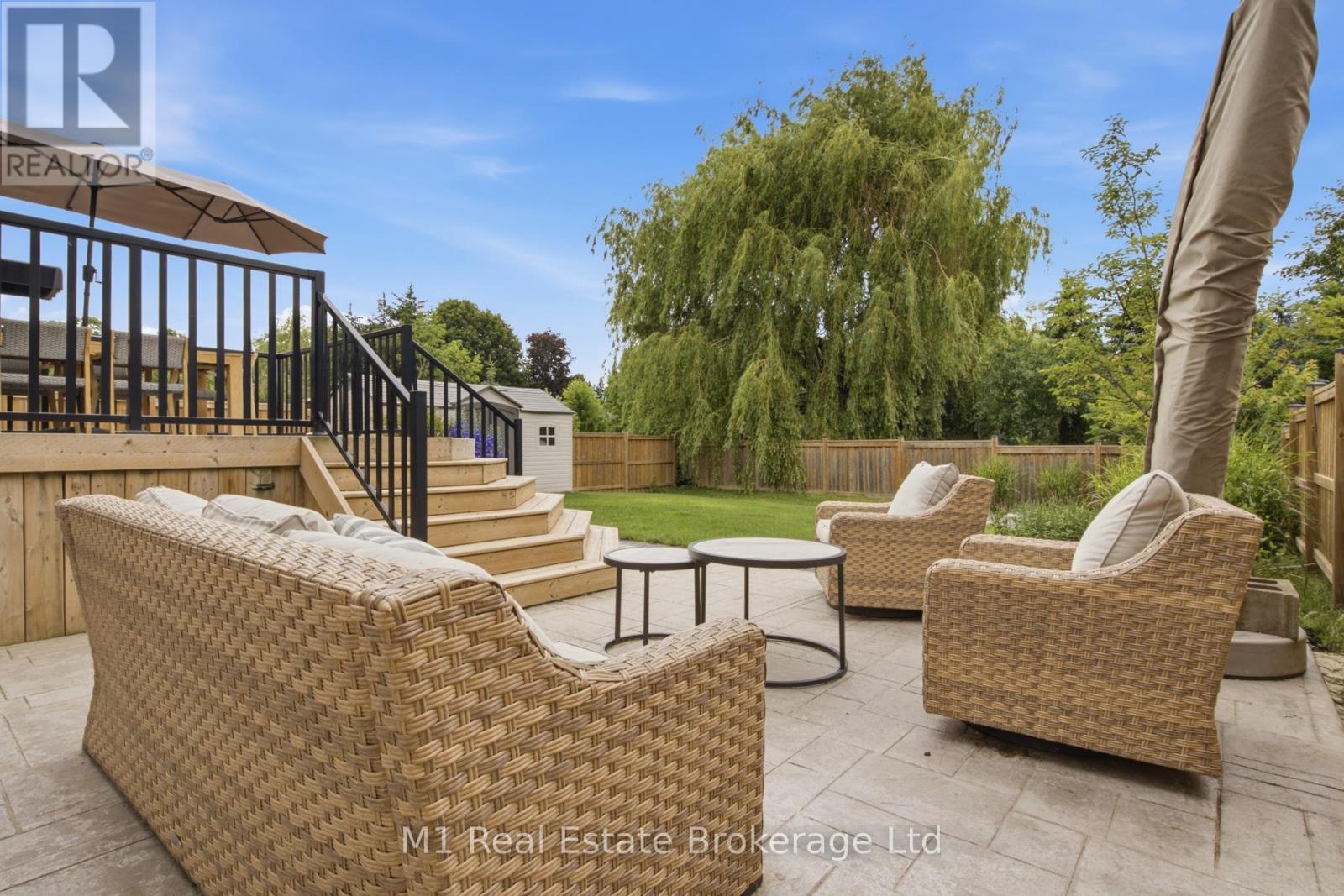140 HARPIN WAY E - 32