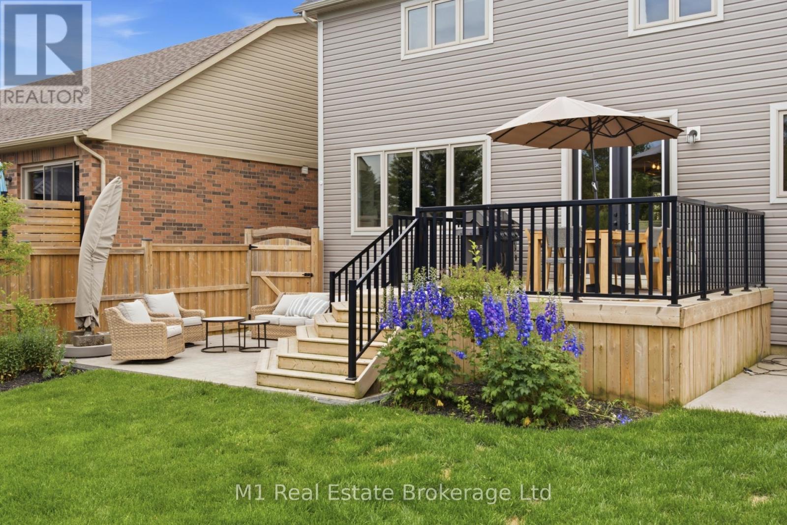140 HARPIN WAY E - 38