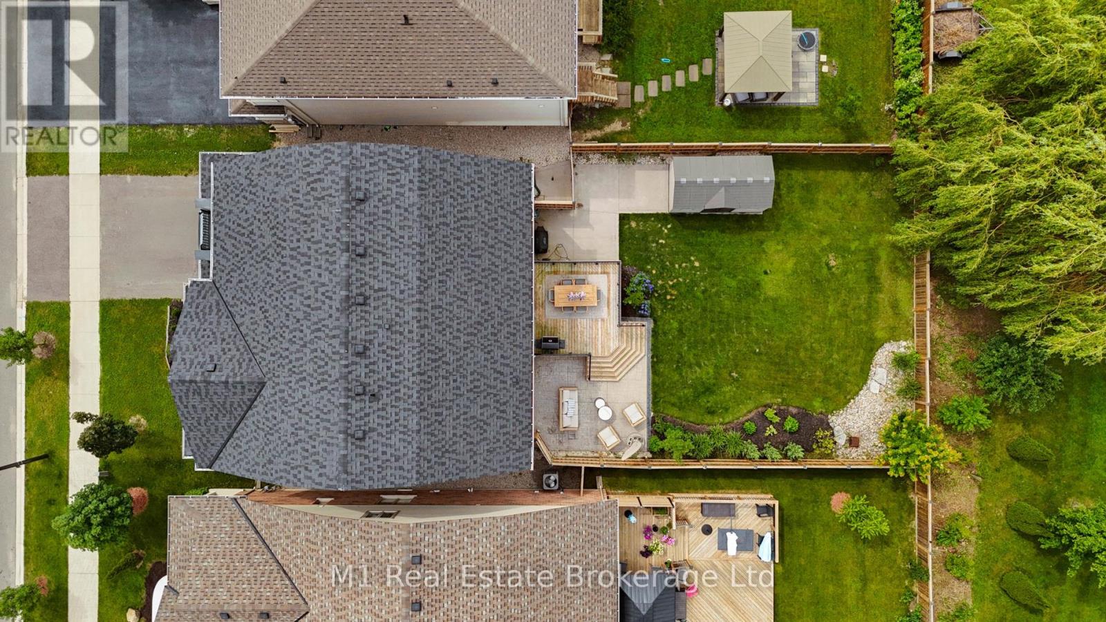 140 HARPIN WAY E - 43
