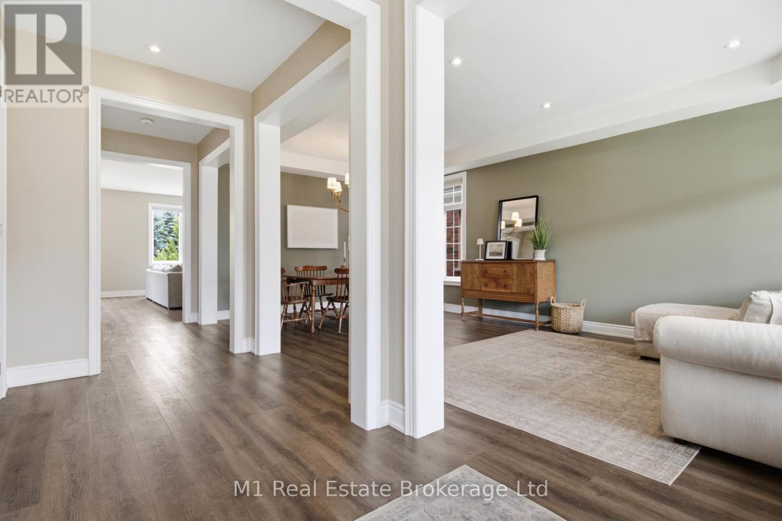 140 HARPIN WAY E - 5