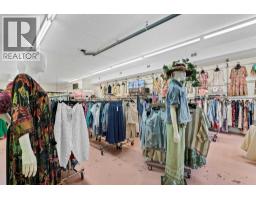 1765 Dunmore Road Se, Medicine Hat, AB T1A1Z8 Photo 8