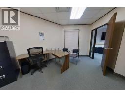 562 2 Street Se, Medicine Hat, AB T1A0C5 Photo 8
