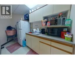 562 2 Street Se, Medicine Hat, AB T1A0C5 Photo 12
