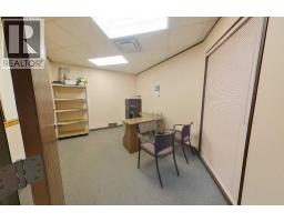 562 2 Street Se, Medicine Hat, AB T1A0C5 Photo 7
