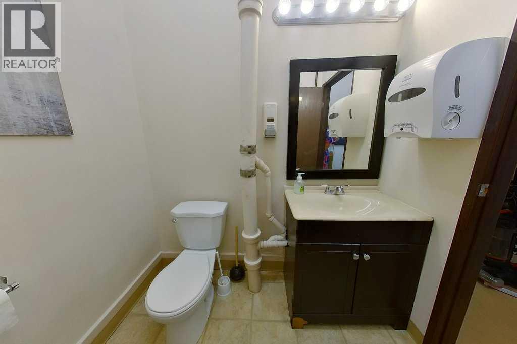 562 2 Street Southeast - Photo 11