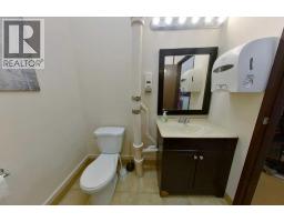 562 2 Street Se, Medicine Hat, AB T1A0C5 Photo 11