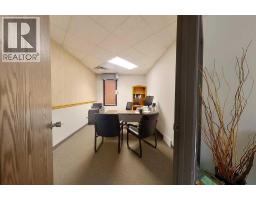 562 2 Street Se, Medicine Hat, AB T1A0C5 Photo 14