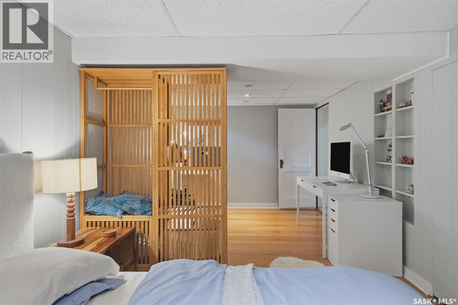 713 Melrose AVENUE - 35