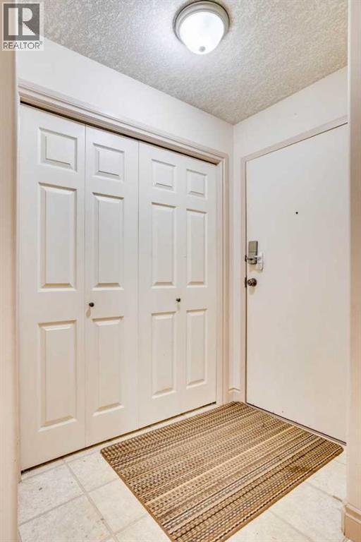 2204, 38 Riedel Street - photo 2