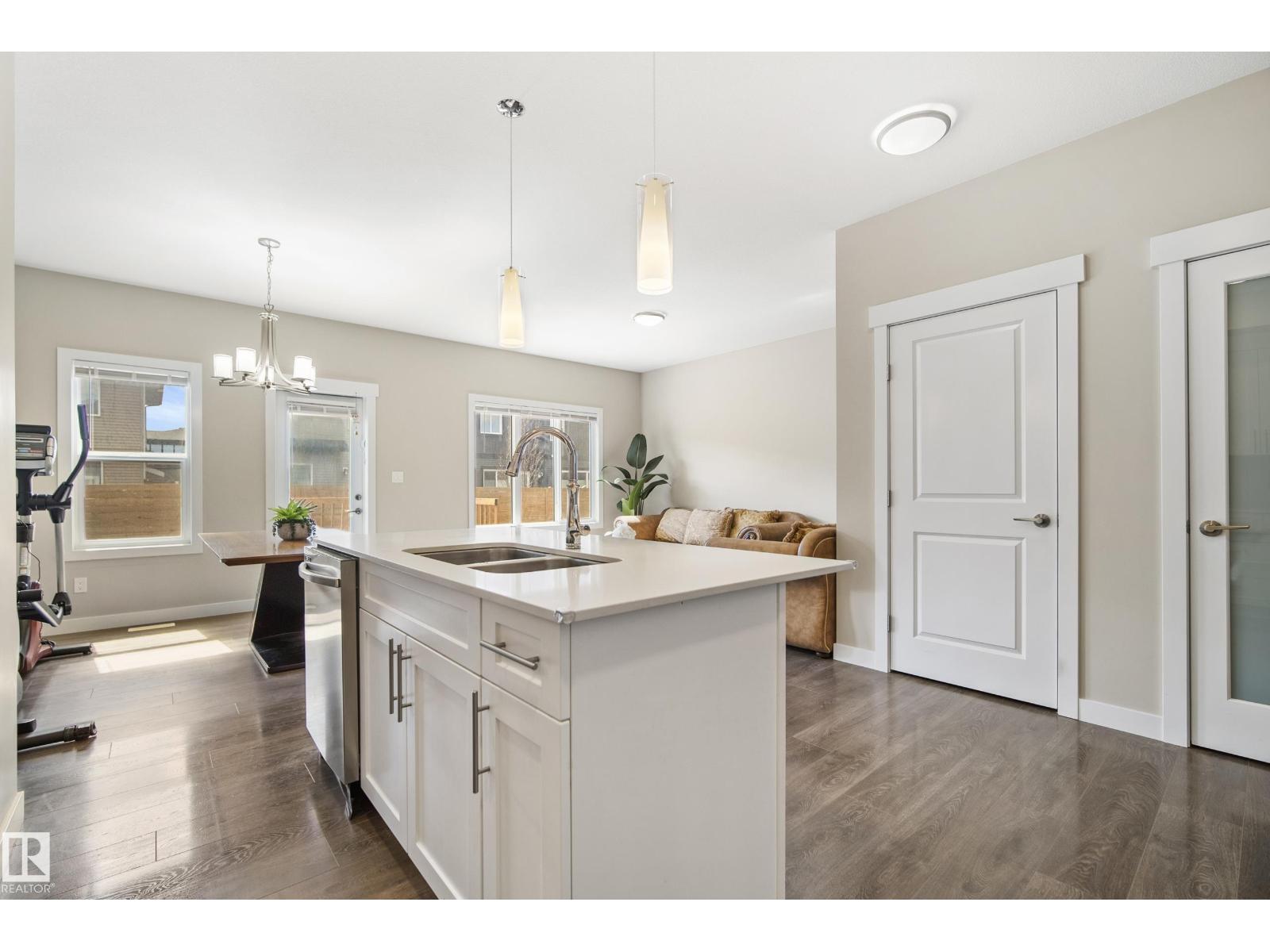 2456 KELLY CIRCLE CI SW - 18