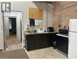 939 Kingsway Avenue Se, Medicine Hat, AB T1A2X6 Photo 6