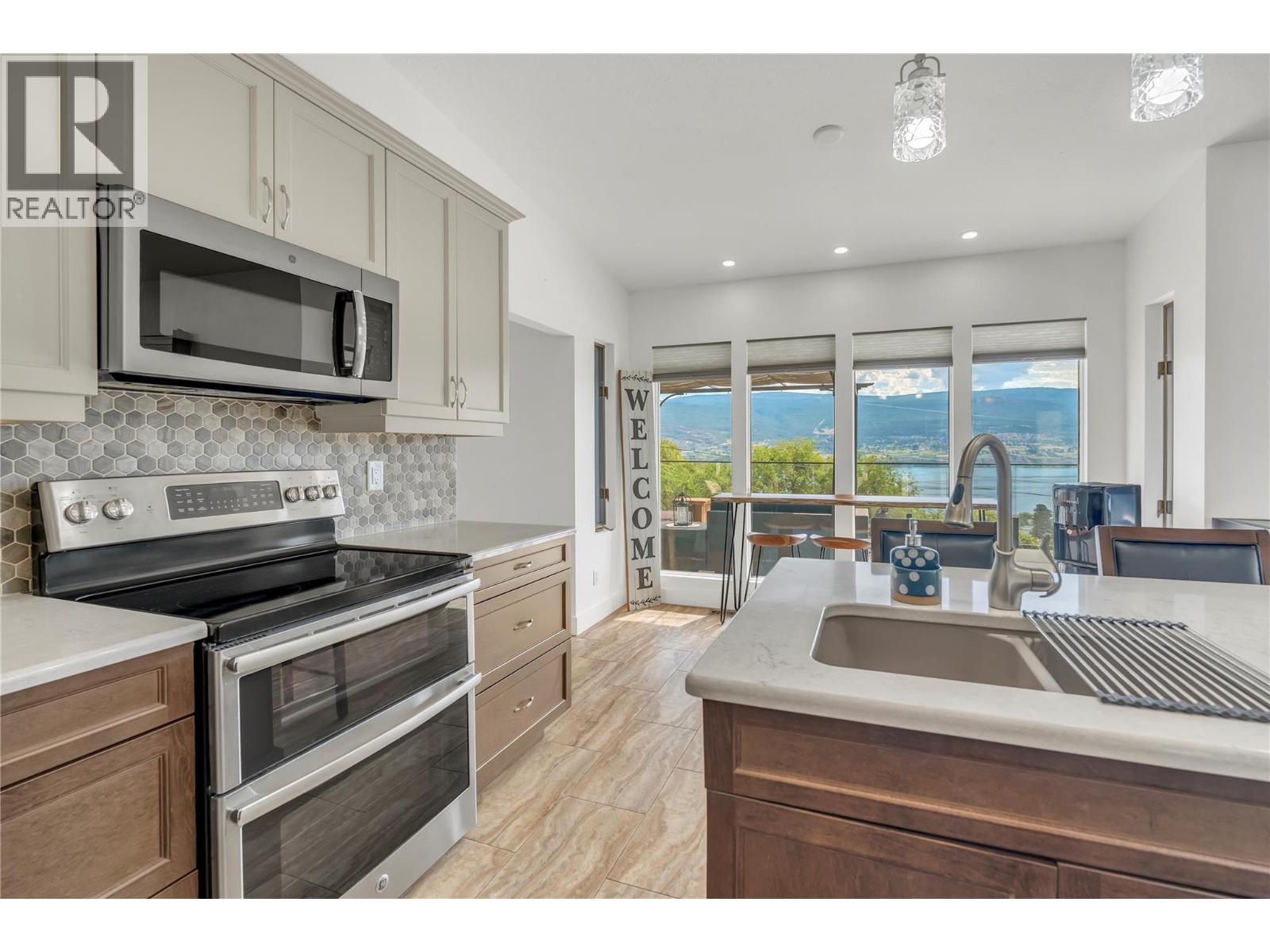 5319 White Street - 10
