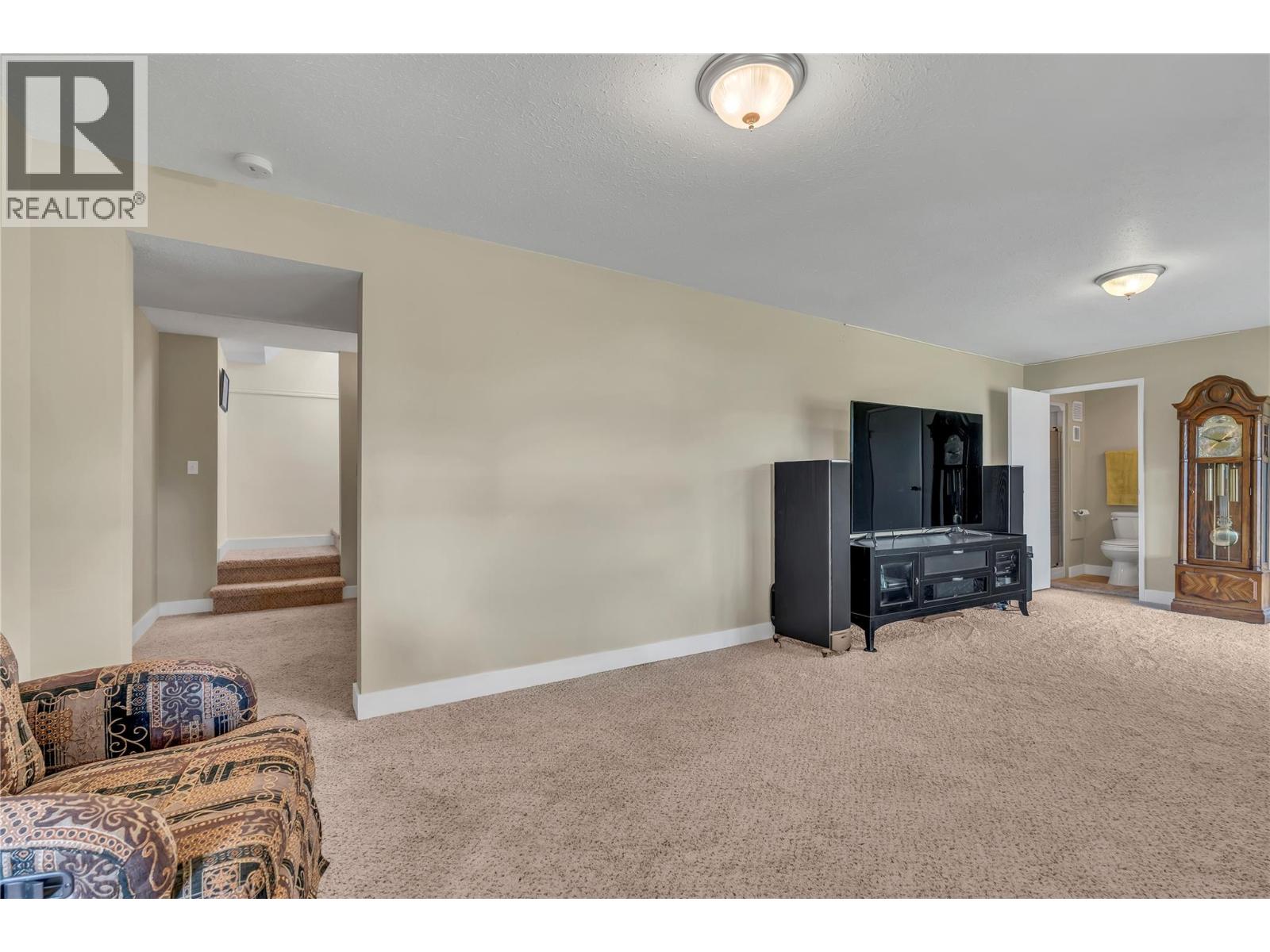 5319 White Street - 36