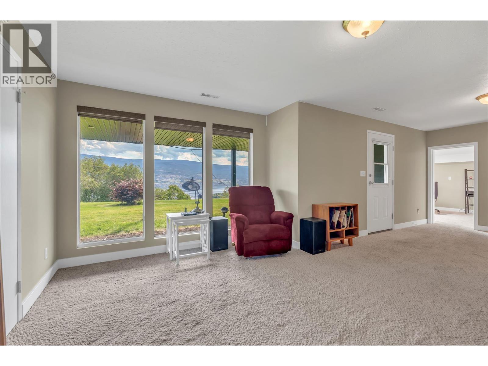 5319 White Street - 37
