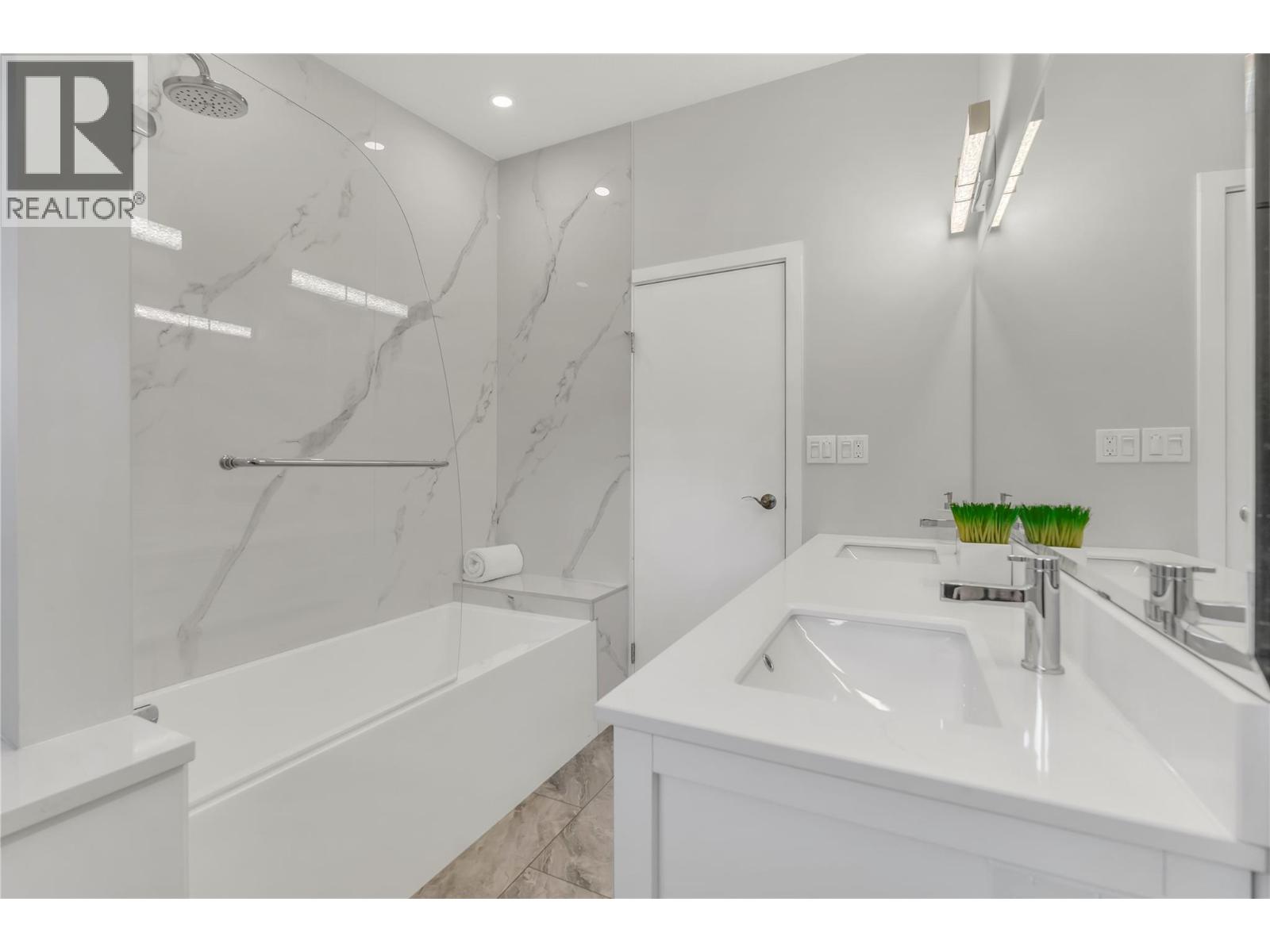 5319 White Street - 26