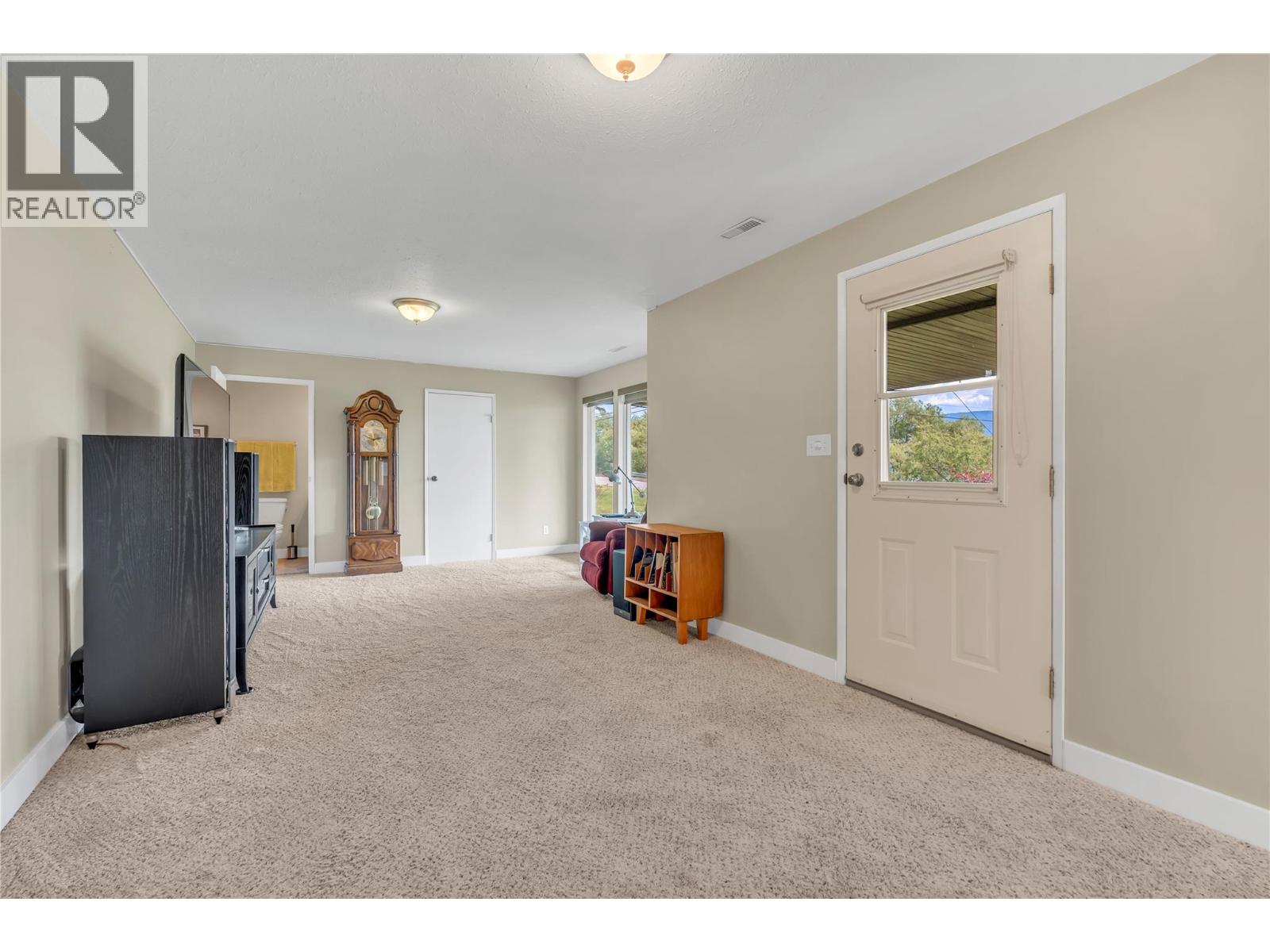 5319 White Street - 35