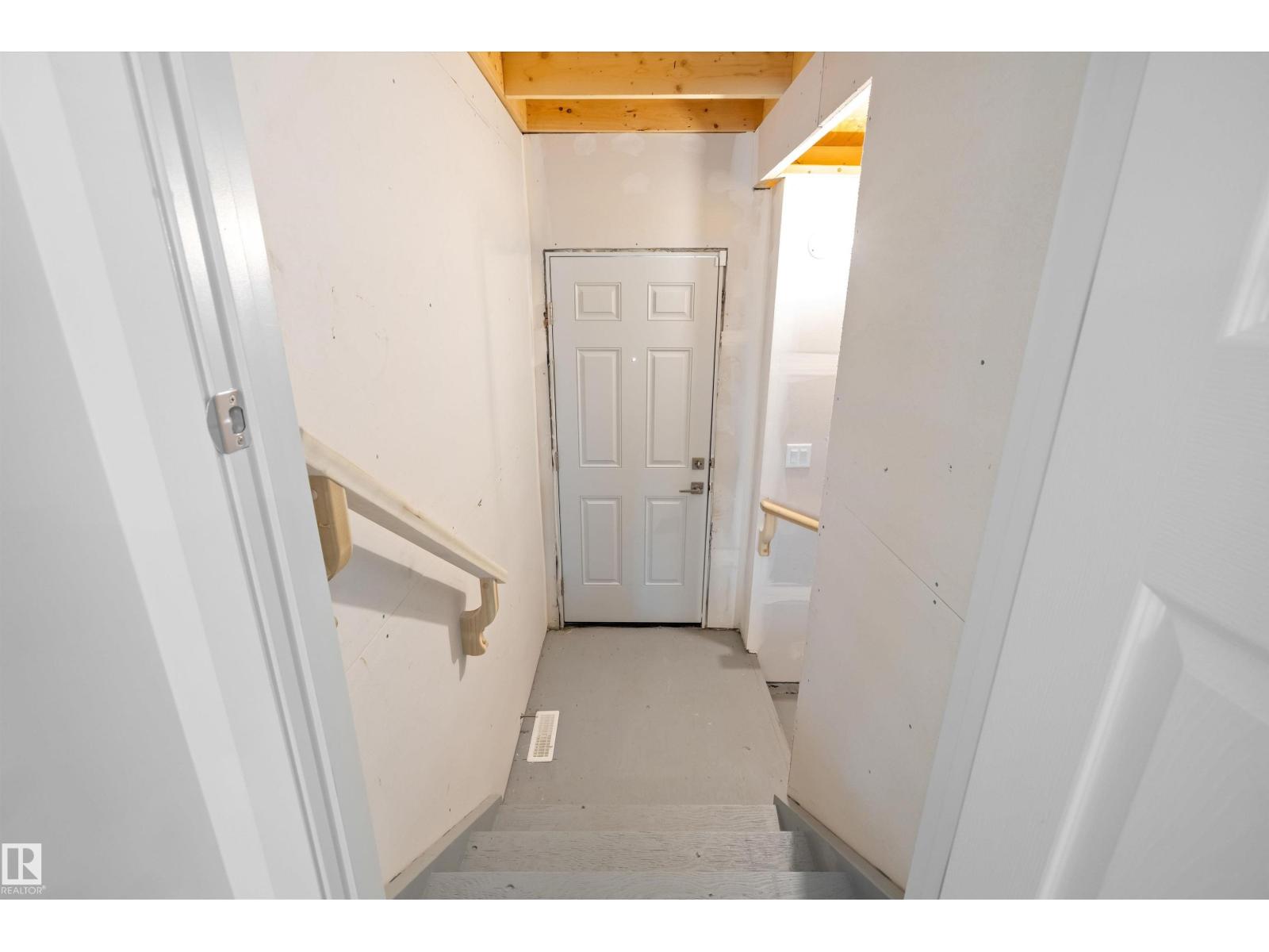 17431 7 ST NE - 52