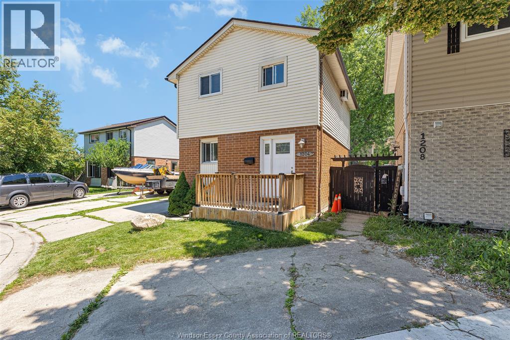 1204 Copperfield PL - 2