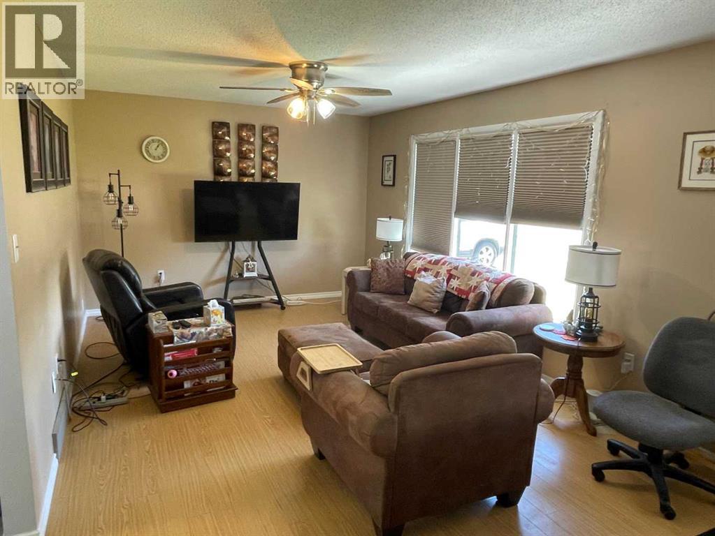 358 48 Avenue W - photo 2