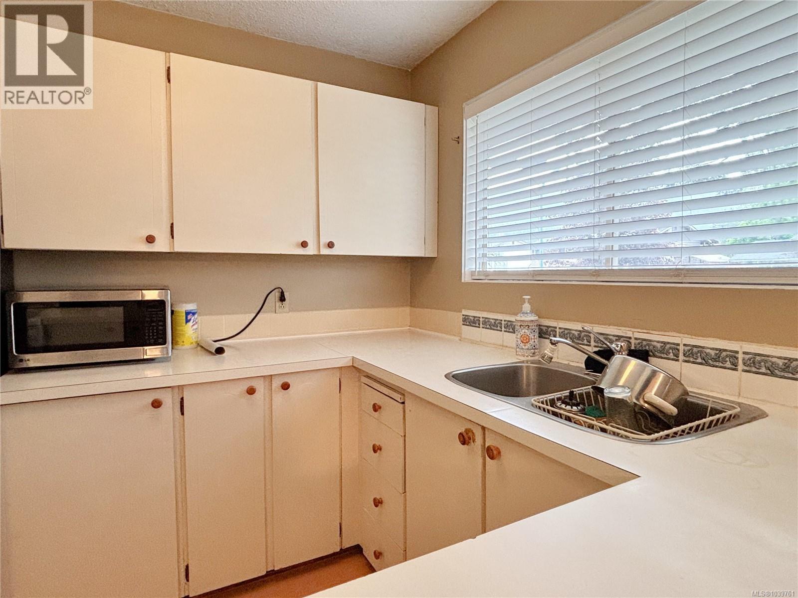 380 Alder Cres - 5